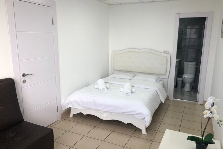 Room 15 of 140