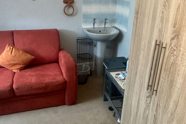 Room 13 of 32