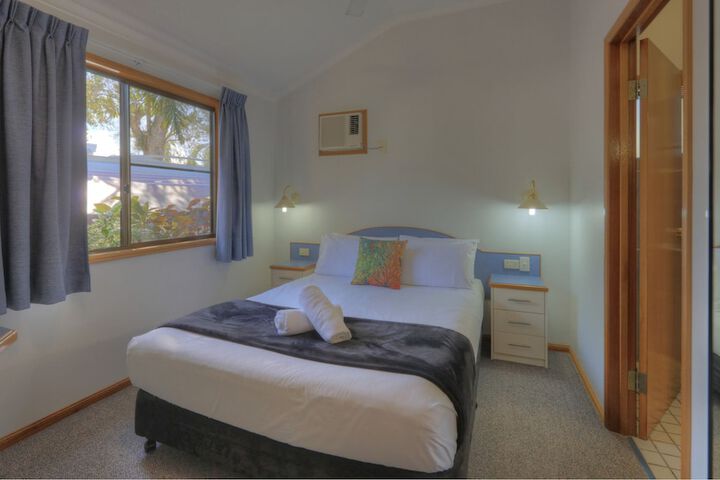 Room 3 of 33