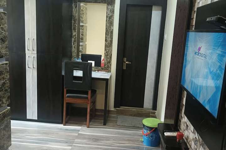 Room 28 of 36