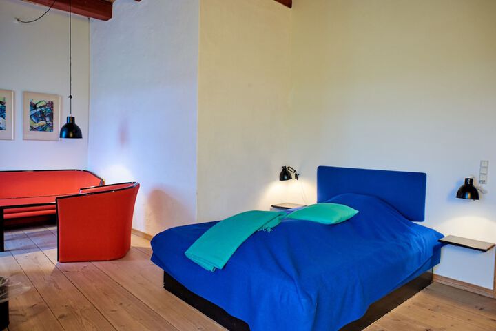 Room 5 of 37