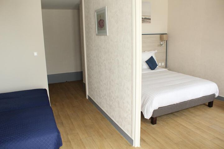 Room 30 of 61
