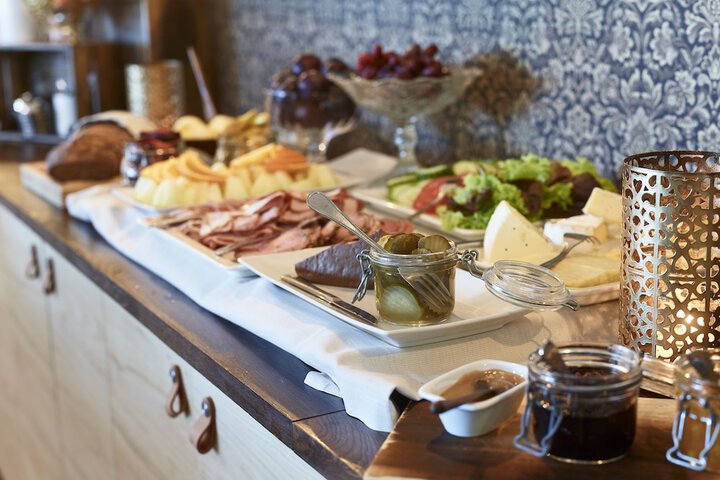 Breakfast/Coffee Service 21 of 32