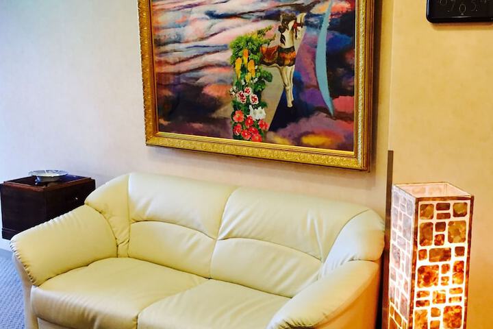 Room 32 of 68
