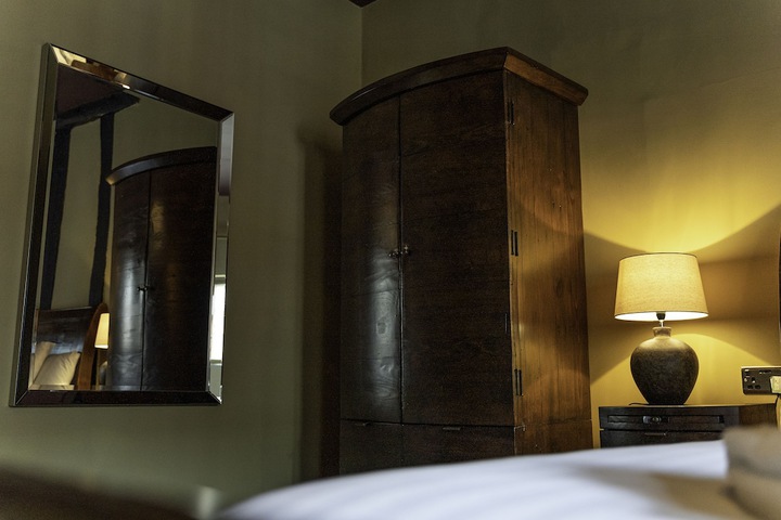 Room 30 of 144