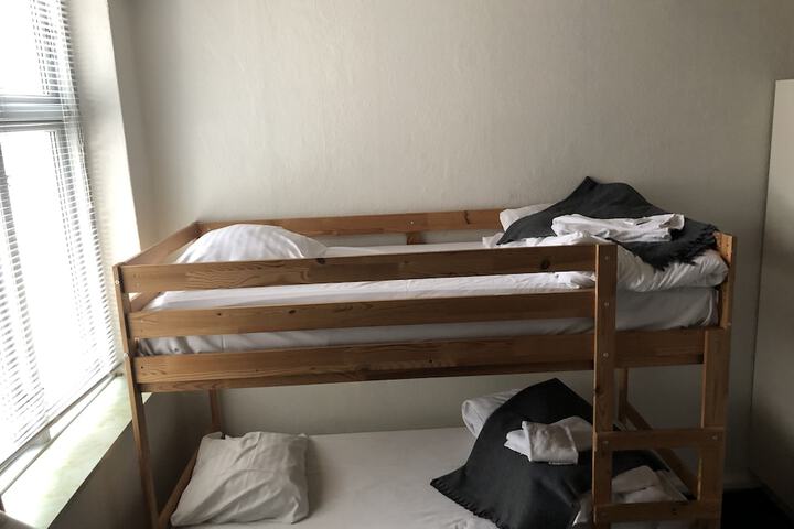 Room 25 of 59