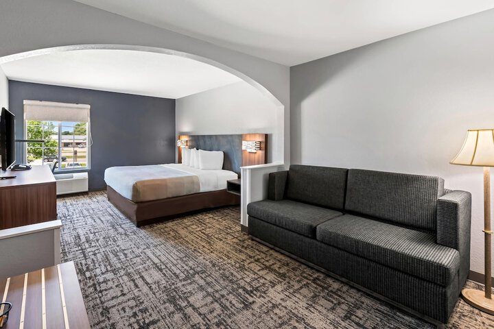 Room 30 of 106