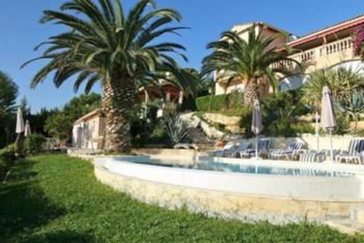 Studio in Cagnes sur mer With Wonderful sea View Pool Access Enclos
