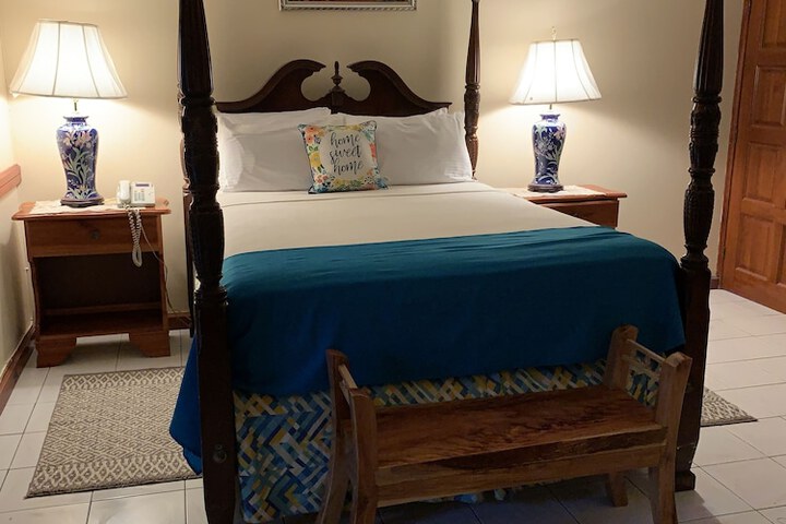 Room 52 of 162