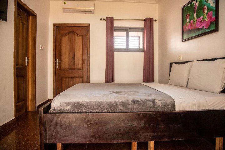 Room 7 of 19