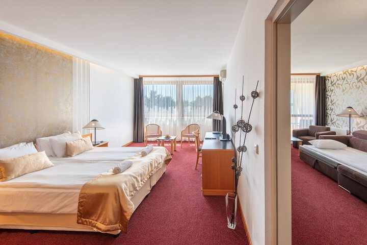 Room 5 of 41