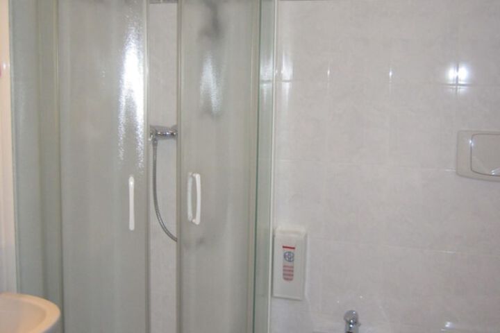 Room 12 of 41
