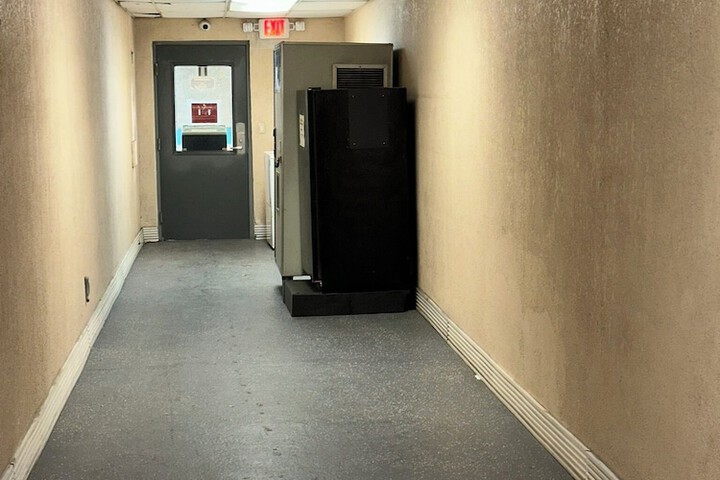 Ballroom/Hall 39 of 51