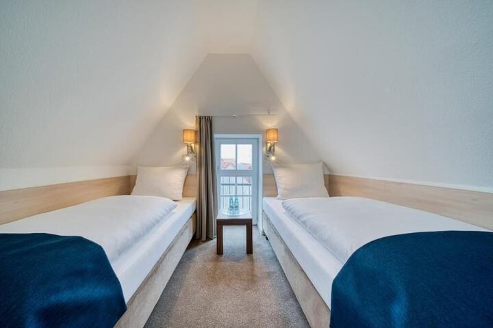 Room 21 of 39