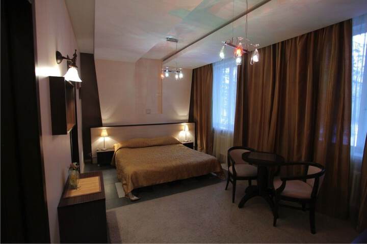 Room 4 of 42
