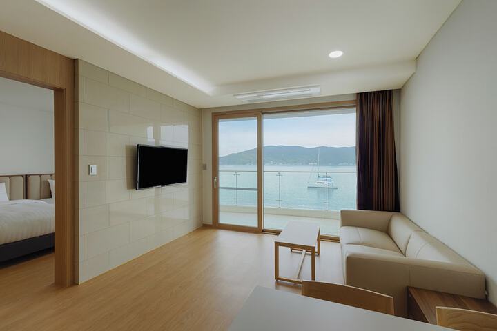 Room 41 of 102