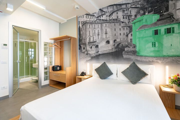 Room 3 of 87