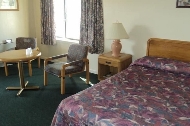 Room 3 of 20