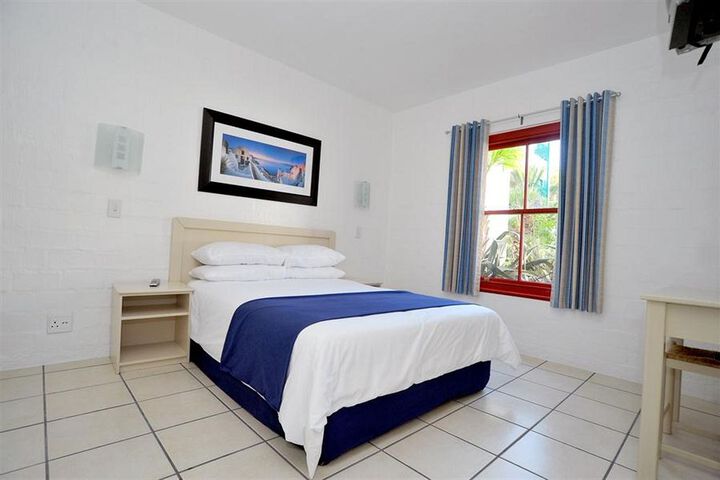 Room 9 of 37