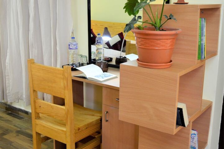 Room 9 of 48