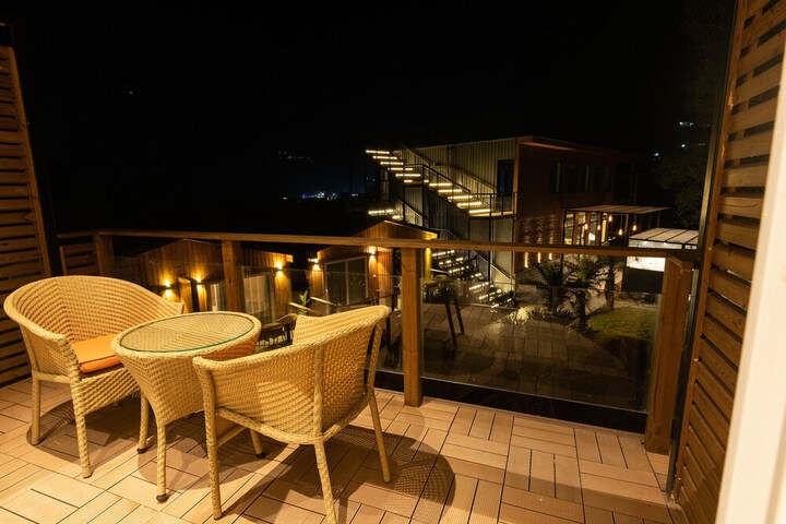 Terrace/Patio 32 of 96