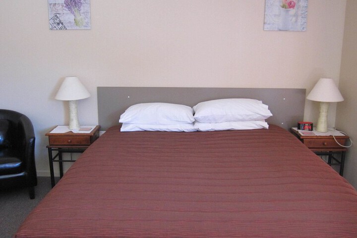 Room 6 of 53