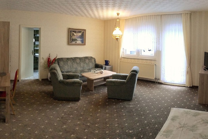 Room 8 of 27
