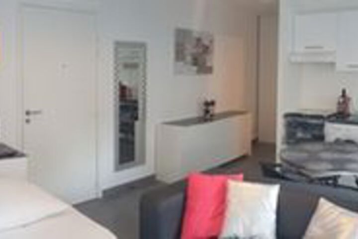 Room 8 of 8