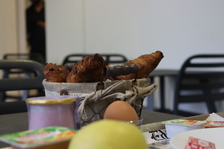 Breakfast/Coffee Service 33 of 45