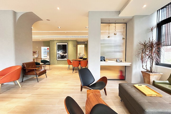 Hotel Lobby
