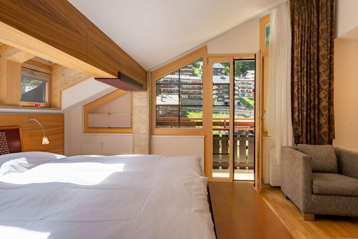 Room 20 of 97