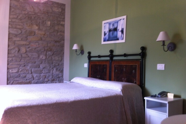 Room 4 of 91