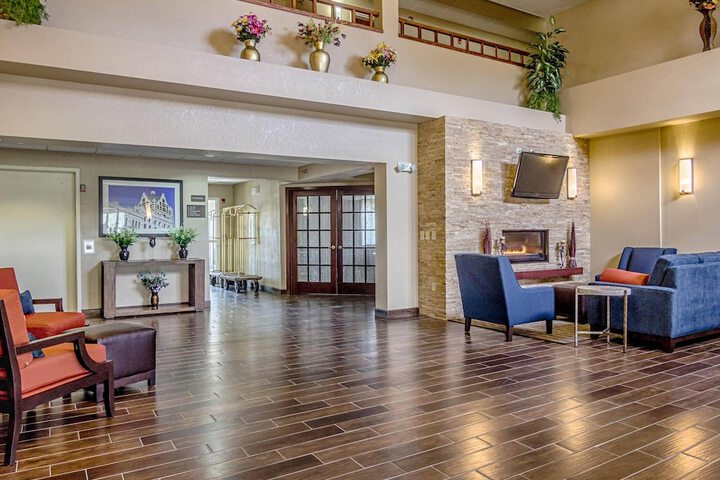 Guest Lobby
