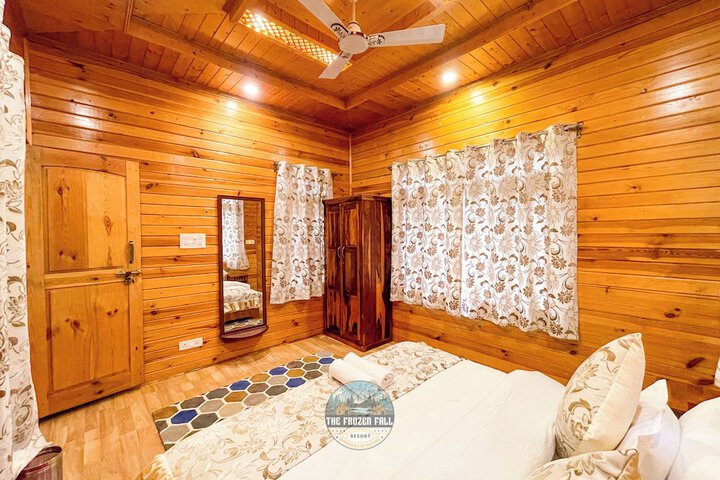 Room 6 of 52