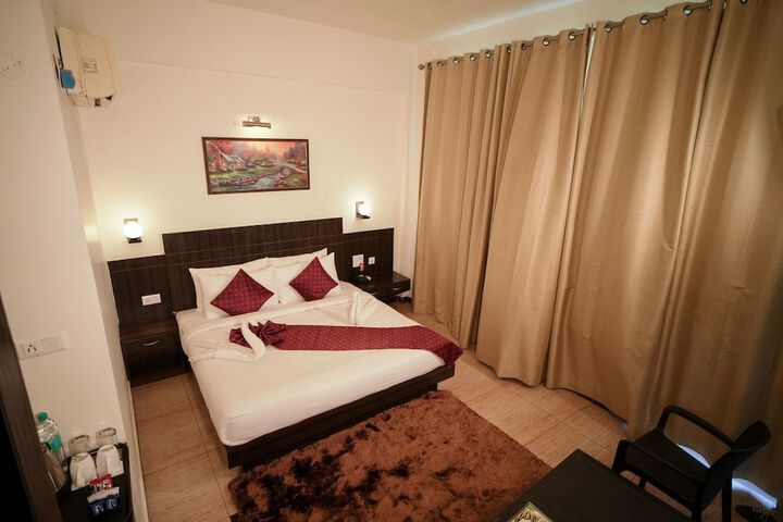 Room 32 of 82