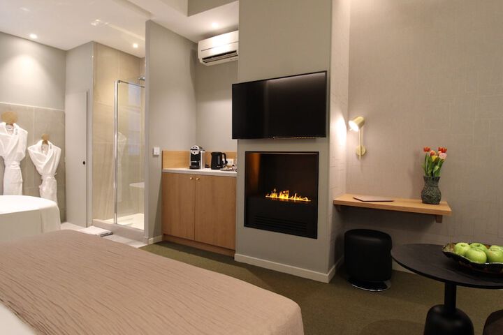 Room 114 of 780