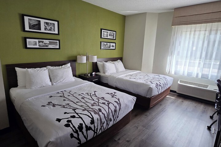 Room 6 of 30
