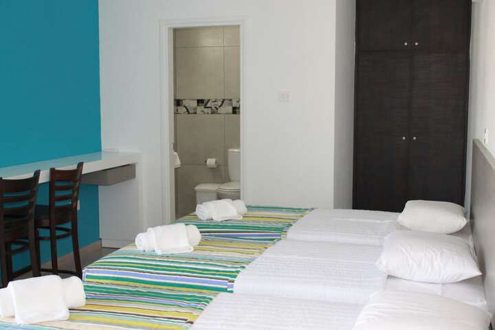 Room 5 of 98