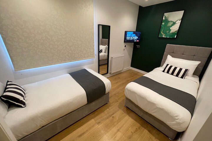 Room 58 of 296