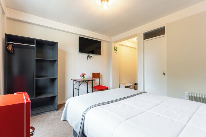 Room 10 of 25