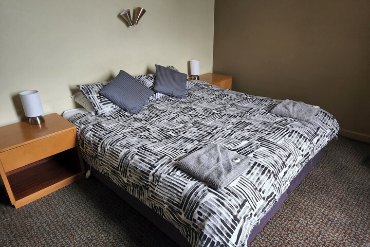 Room 4 of 10