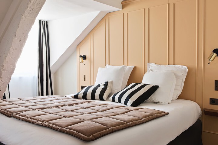 Room 16 of 24