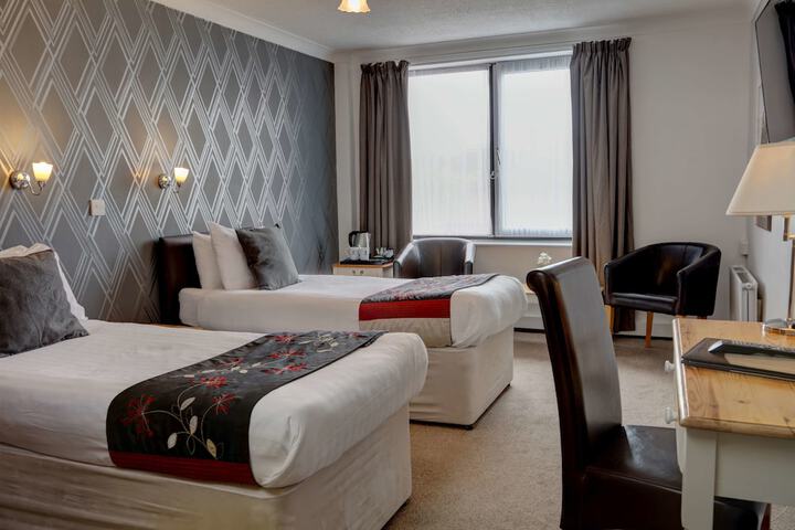 Room 13 of 34