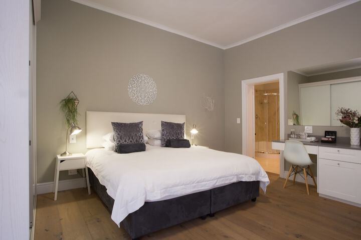 Room 3 of 35