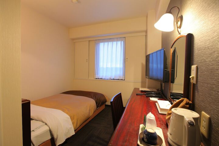 Room 12 of 122
