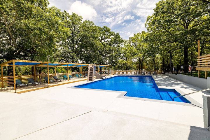 Pool 18 of 37