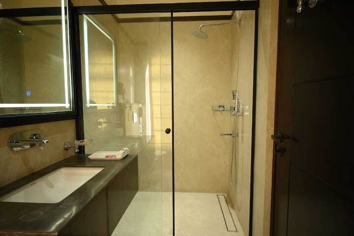 Room 65 of 161