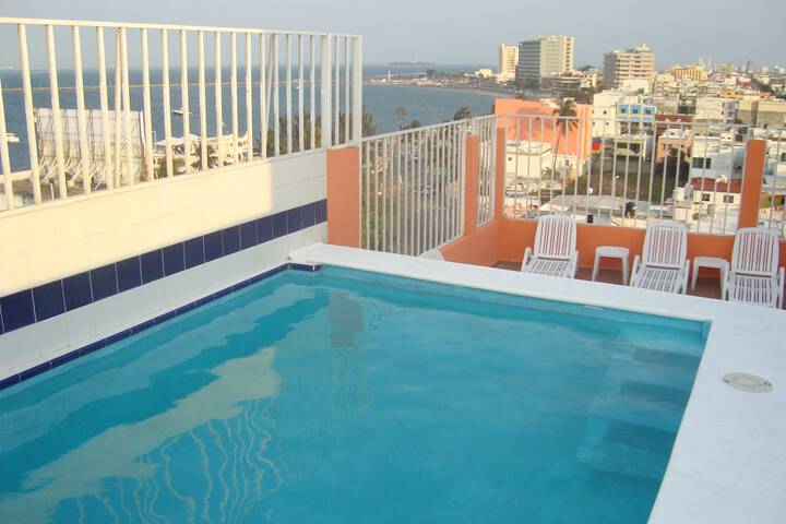 Hotel Pool