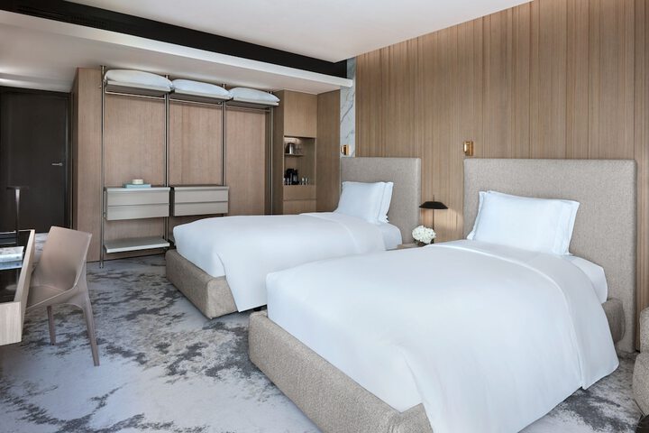 Room 13 of 160