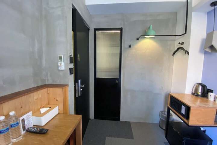 Room 35 of 61